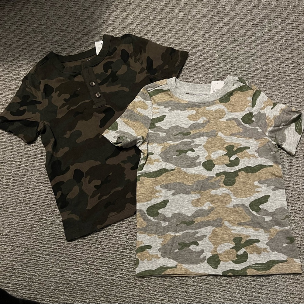 *NWT* Set of 2 Old Navy Short Sleeve T-Shirts